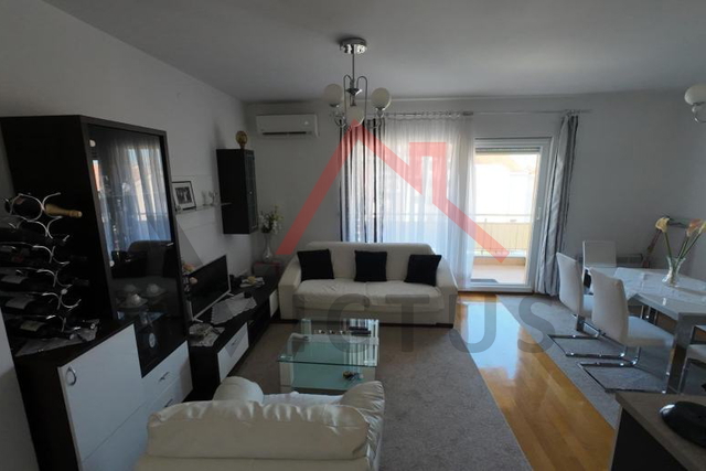 CRIKVENICA - 2 Schlafzimmer, Wohnung mit Balkon, 54 m2