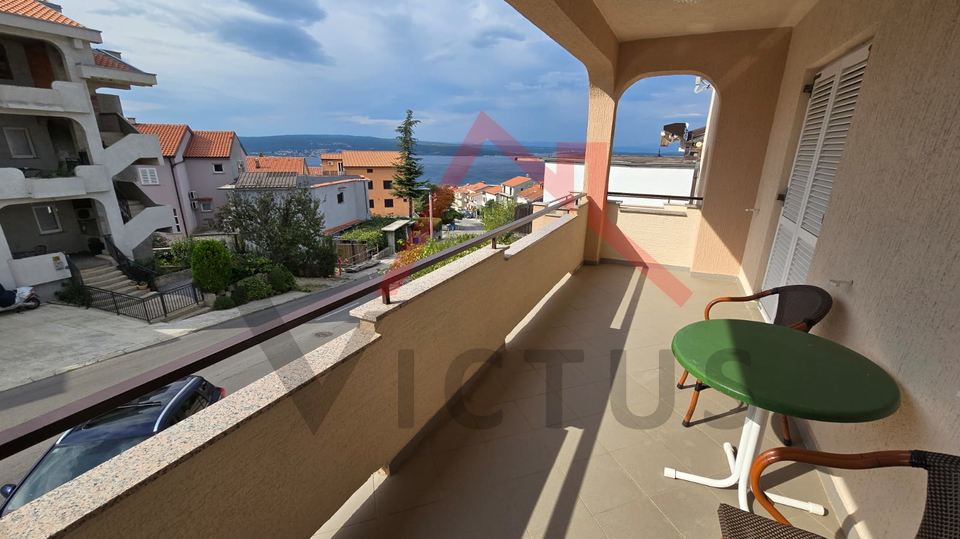 CRIKVENICA - House with 4 apartments and garage