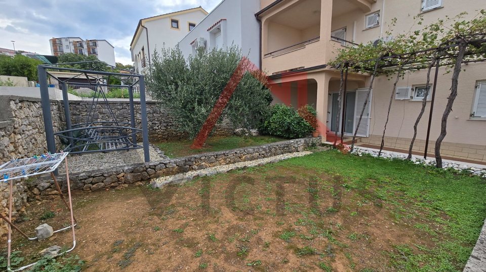 CRIKVENICA - House with 4 apartments and garage