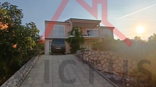 ŠMRIKA - Detached house with garage