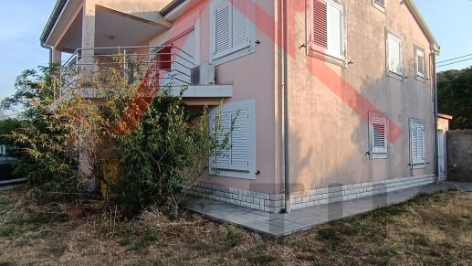 ŠMRIKA - Detached house with garage