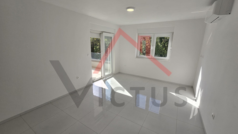 CRIKVENICA - 2 bedroom + bathroom, apartment in a new building, 150 meters from the sea, 55 m2