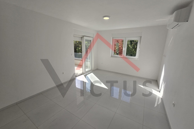 CRIKVENICA - 2 bedroom + bathroom, apartment in a new building, 150 meters from the sea, 55 m2