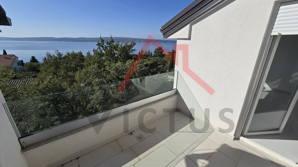 CRIKVENICA - Two-story apartment in a new building, 150 meters from the sea, 108 m2