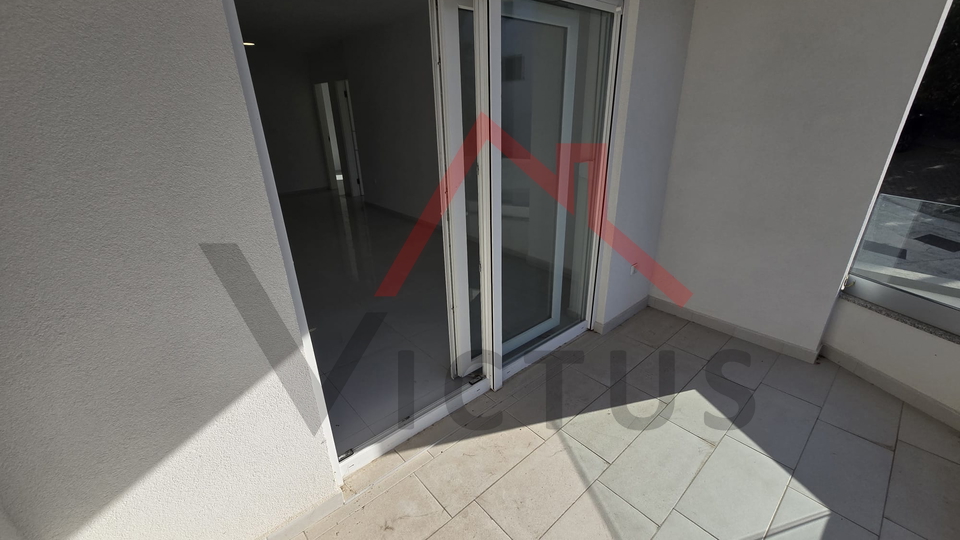 CRIKVENICA - 2 Schlafzimmer + Badezimmer, Wohnung in einem neuen Gebäude, 150 Meter vom Meer entfernt, 54 m2