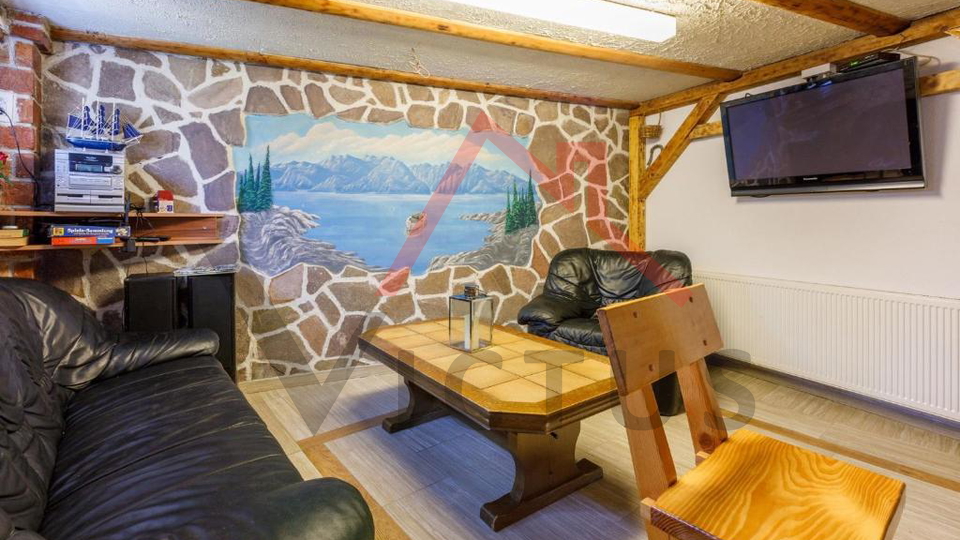 BRIBIR - Ku&cacute;a s bazenom