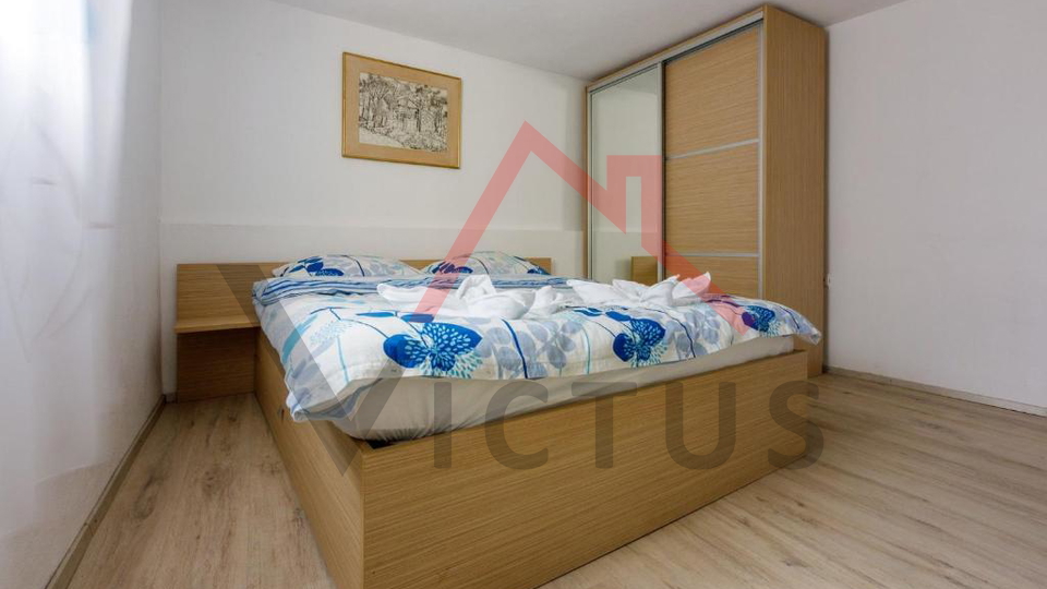 BRIBIR - Ku&cacute;a s bazenom