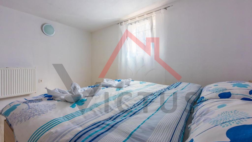 BRIBIR - Ku&cacute;a s bazenom