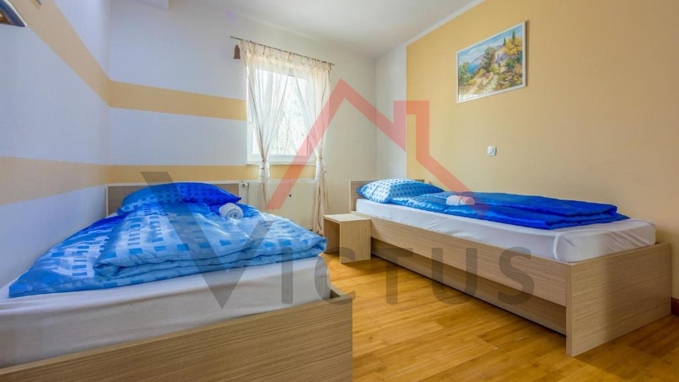 BRIBIR - Ku&cacute;a s bazenom