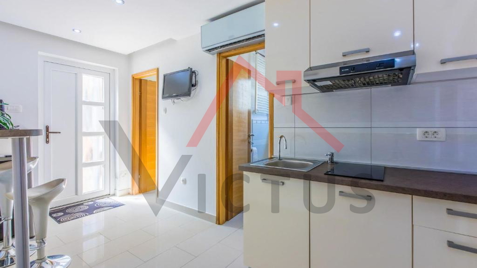 BRIBIR - Ku&cacute;a s bazenom