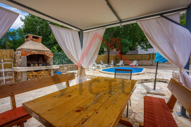 BRIBIR - Kuća s bazenom