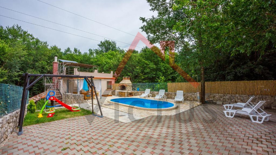 BRIBIR - Ku&cacute;a s bazenom