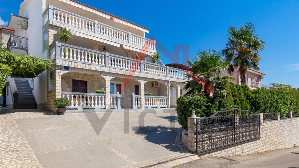 CRIKVENICA - Samostojeća kuća s bazenom