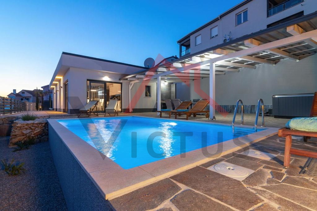 SELCE - Kuća s bazenom i panoramskim pogledom na more