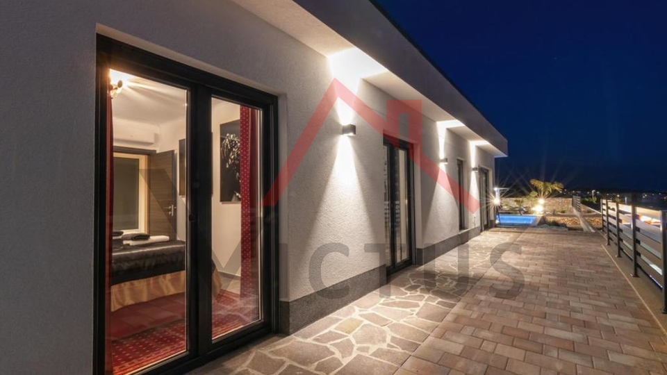 SELCE - Ku&cacute;a s bazenom i panoramskim pogledom na more