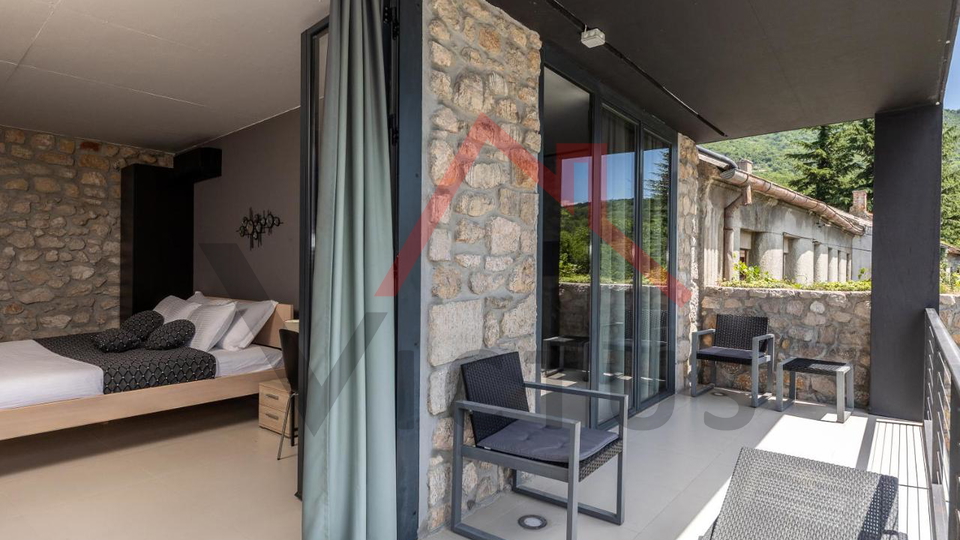 GRIŽANE - Moderna villa in pietra con piscina
