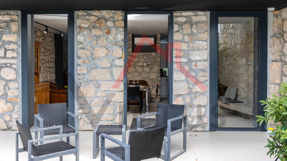 GRIŽANE - Moderna villa in pietra con piscina