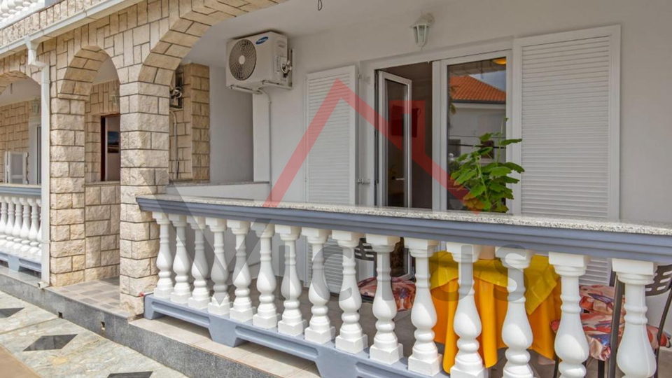 CRIKVENICA - Samostojeća kuća s bazenom