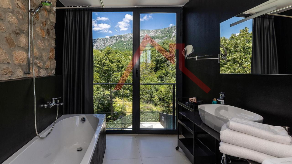 GRIŽANE - Moderna villa in pietra con piscina
