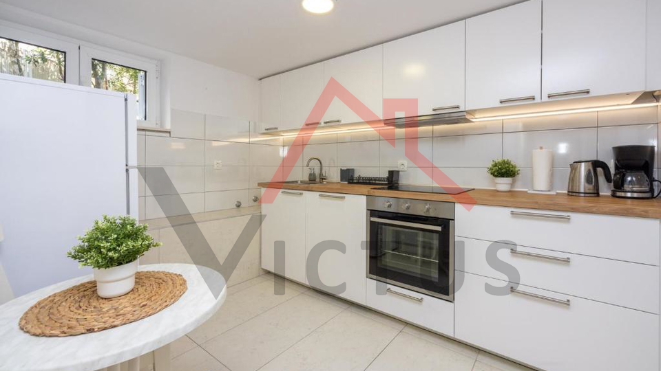 DRAMALJ - Samostojeća kuća s 6 apartmana