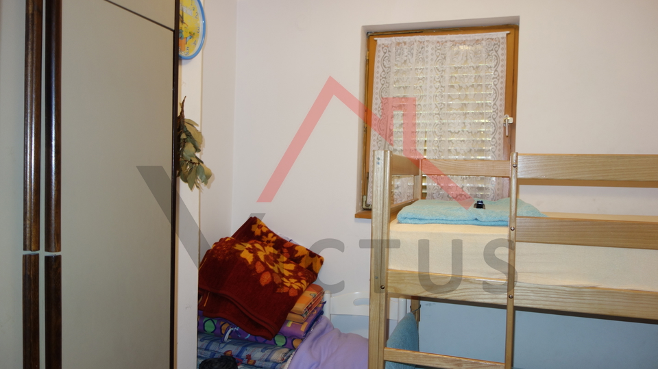 CRIKVENICA, Apartment mit zwei Schlafzimmern in ruhiger Lage