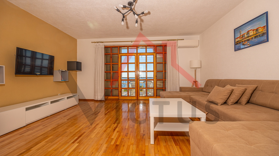 CRIKVENICA - Two houses with a swimming pool and an olive grove