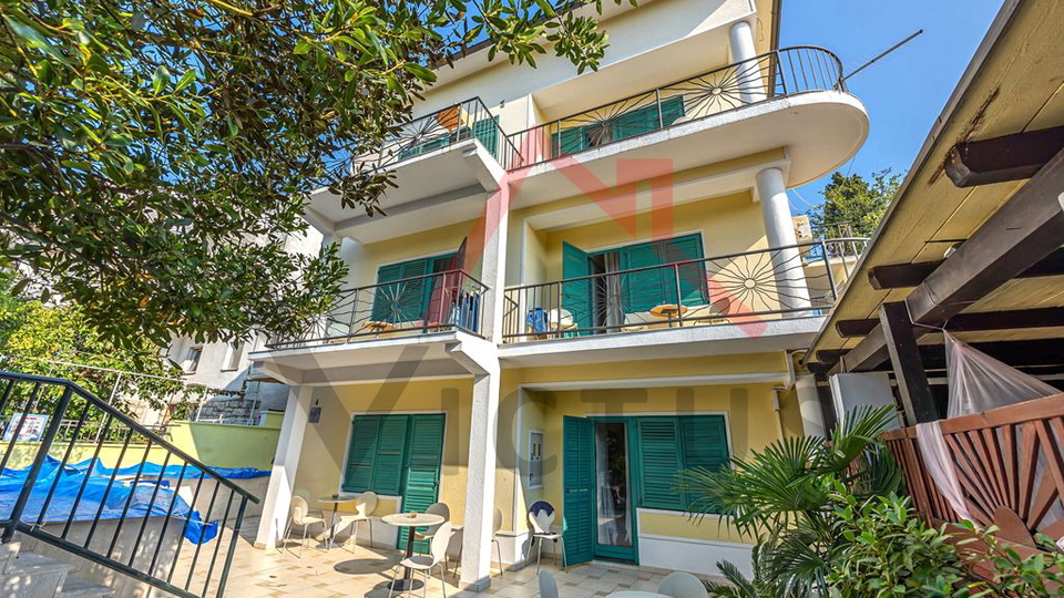 CRIKVENICA - Guesthouse with restaurant, 30 meters from the sea