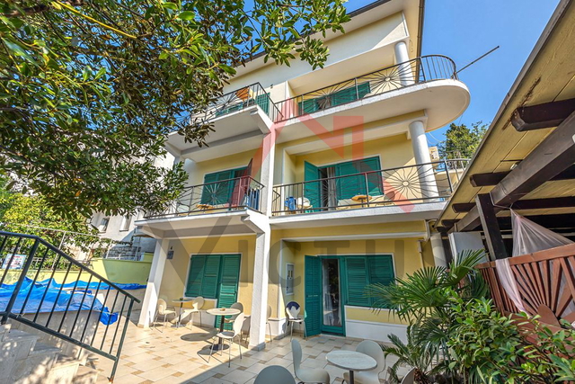 CRIKVENICA - Guesthouse with restaurant, 30 meters from the sea