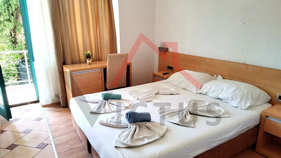 CRIKVENICA - Guesthouse with restaurant, 30 meters from the sea