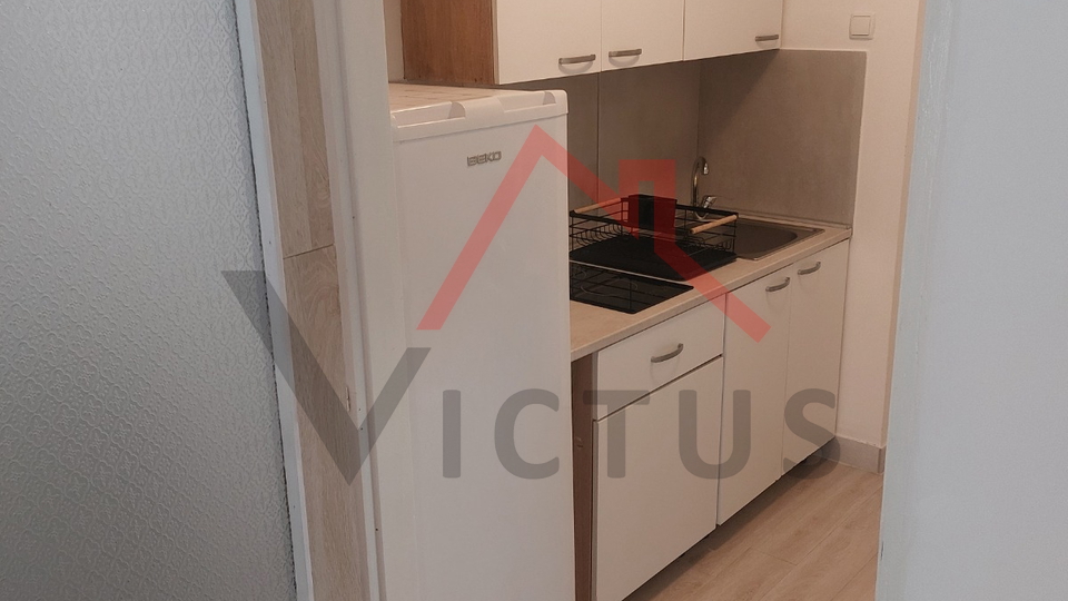 KRALJEVICA &ndash; Gar&ccedil;onniere&comma; 100 Meter vom Strand entfernt&comma; 28 m&sup2;