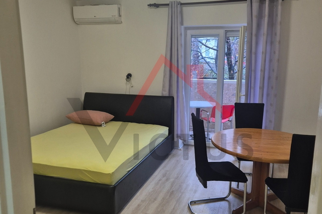 KRALJEVICA – Garçonniere, 100 Meter vom Strand entfernt, 28 m²