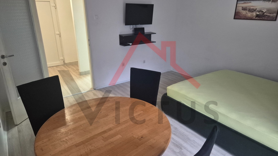 KRALJEVICA &ndash; Gar&ccedil;onniere&comma; 100 Meter vom Strand entfernt&comma; 28 m&sup2;