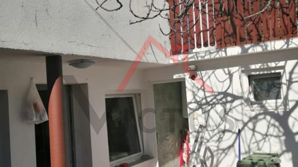 JADRANOVO - Manja kuća u blizini mora