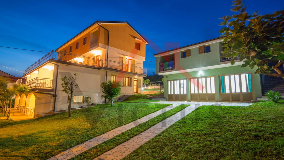 CRIKVENICA - Two houses with a swimming pool and an olive grove