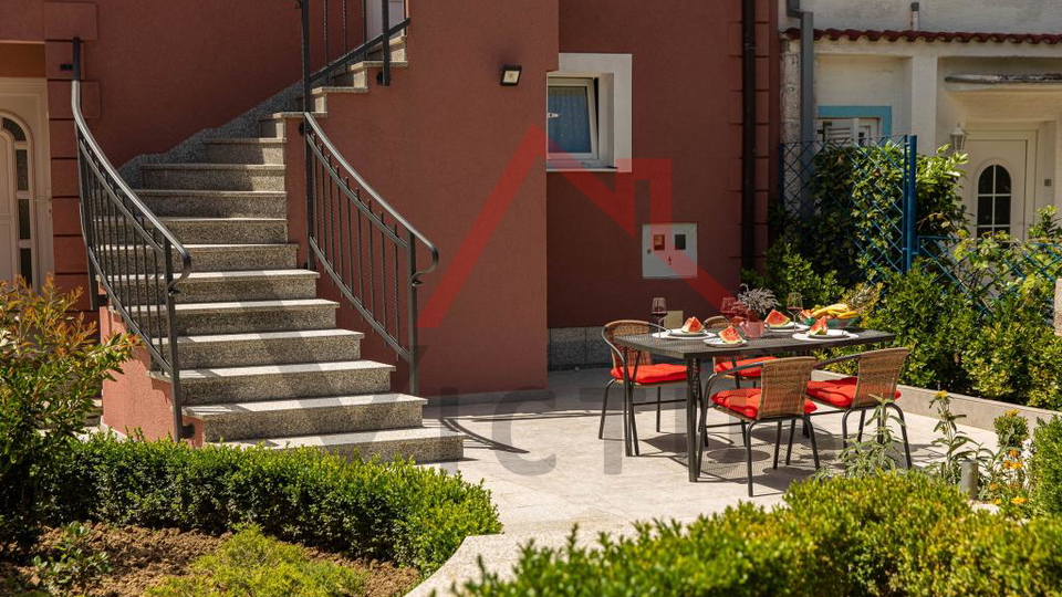 CRIKVENICA - House with 3 apartments&comma; 150 m from the sea