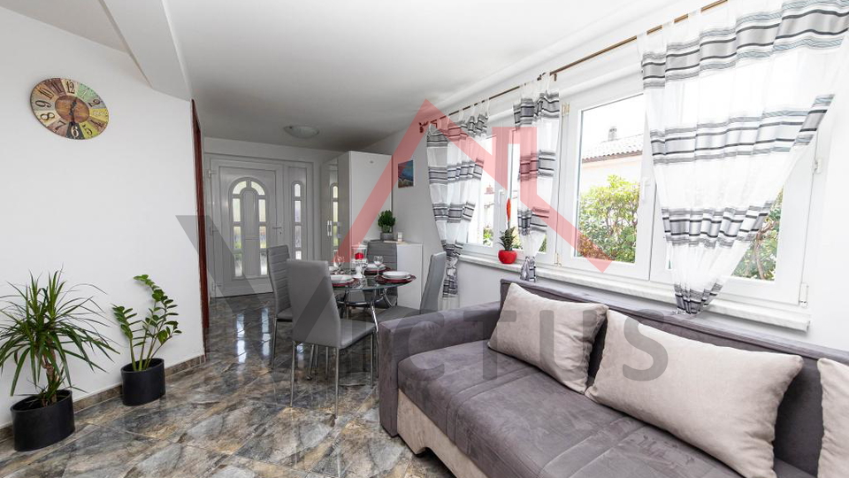 CRIKVENICA - House with 3 apartments&comma; 150 m from the sea