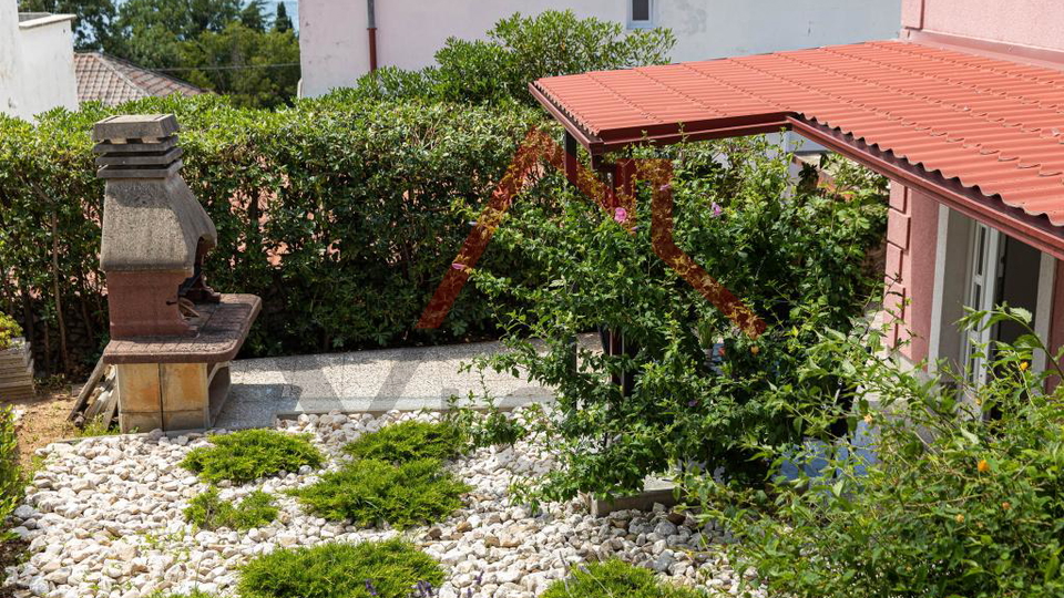 CRIKVENICA - House with 3 apartments&comma; 150 m from the sea