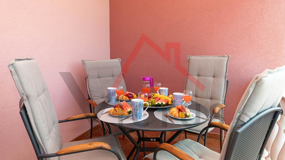 CRIKVENICA - House with 3 apartments&comma; 150 m from the sea