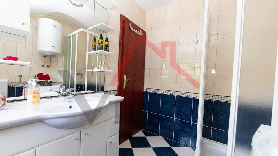 CRIKVENICA - House with 3 apartments&comma; 150 m from the sea