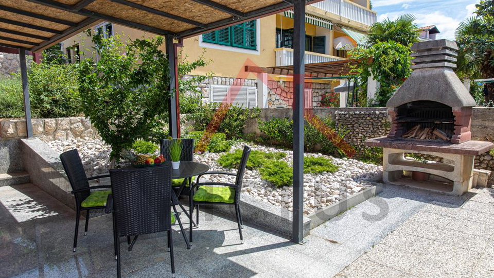 CRIKVENICA - House with 3 apartments&comma; 150 m from the sea