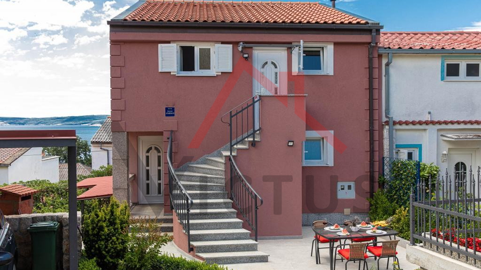 CRIKVENICA - House with 3 apartments&comma; 150 m from the sea