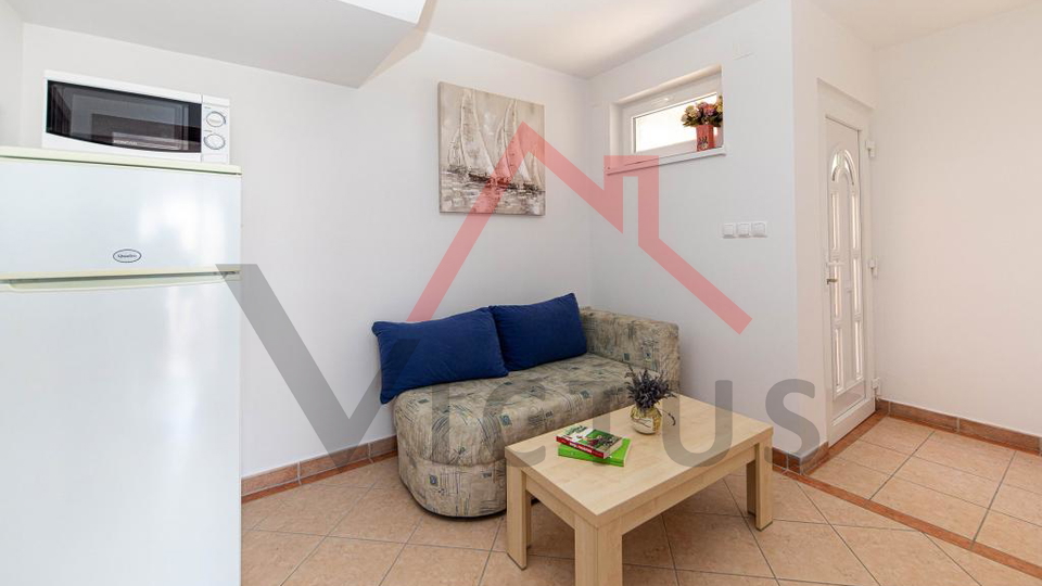 CRIKVENICA - House with 3 apartments&comma; 150 m from the sea