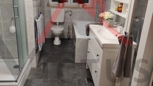 NOVI VINODOLSKI - 1S&plus;DB&comma; appartamento ristrutturato nel centro citt&agrave;&comma; 66 m2