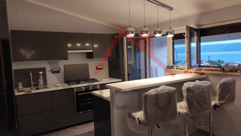 NOVI VINODOLSKI - 1S&plus;DB&comma; appartamento ristrutturato nel centro citt&agrave;&comma; 66 m2