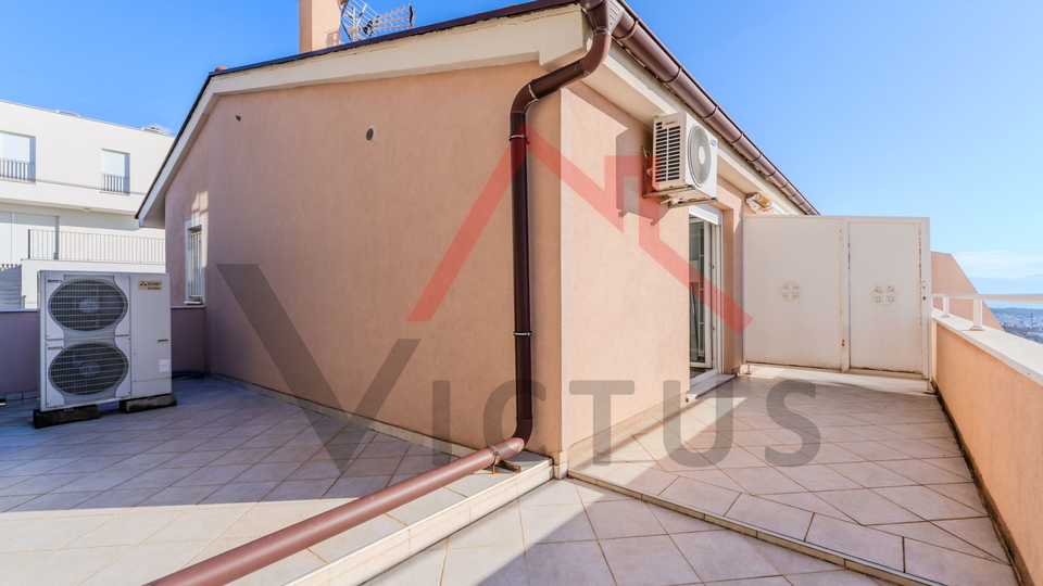 CRIKVENICA - Casa con 4 unit&agrave; abitative e piscina