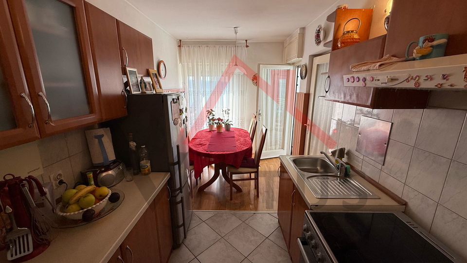 CRIKVENICA - 2 bedrooms + living room, apartment with garage