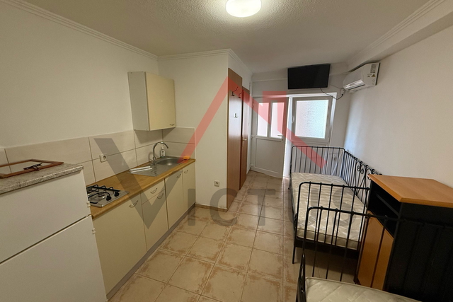 CRIKVENICA - Stan s prostranom terasom, 53 m2