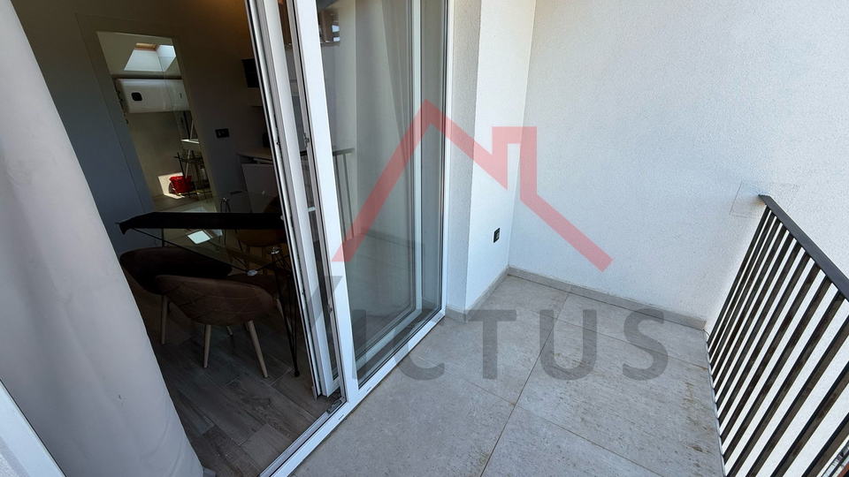 CRIKVENICA - 4 apartments in a new building in a row
