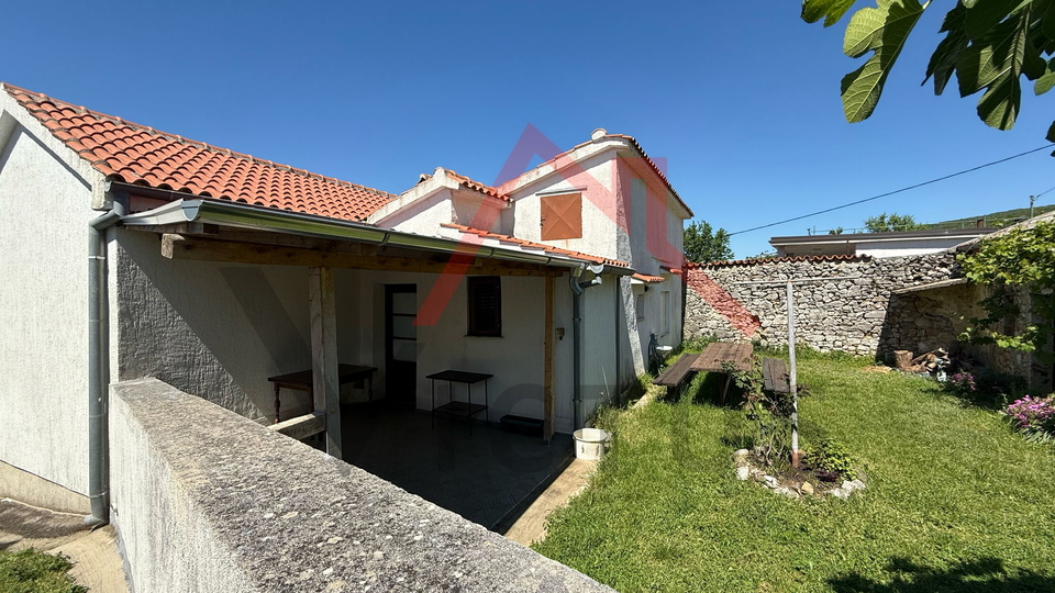 JADRANOVO - Kuća s 3 apartmana, 400 m od mora