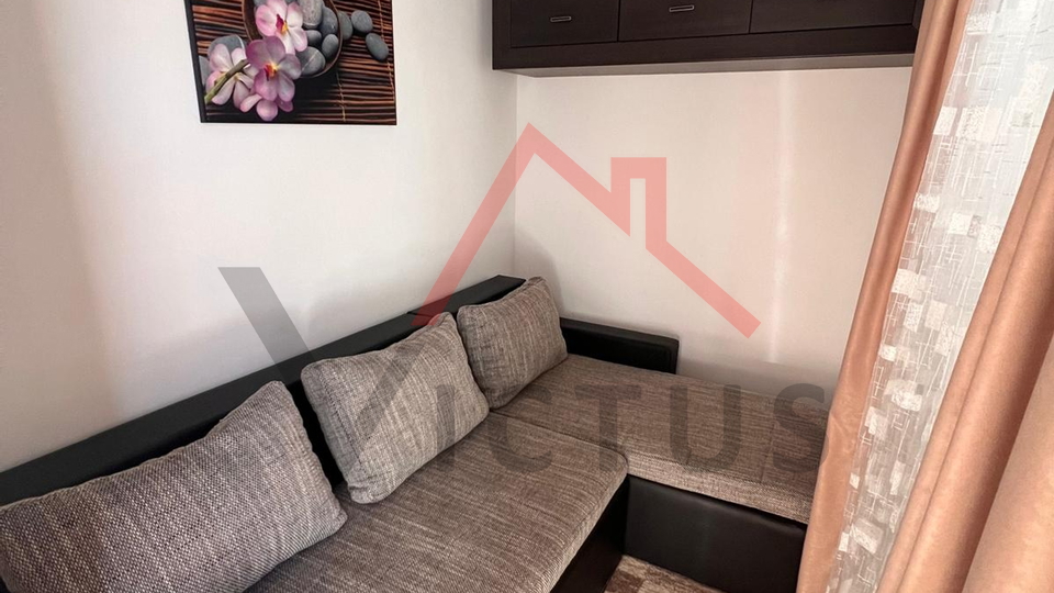 SELCE - Apartman s prostranom terasom, prvi red do mora